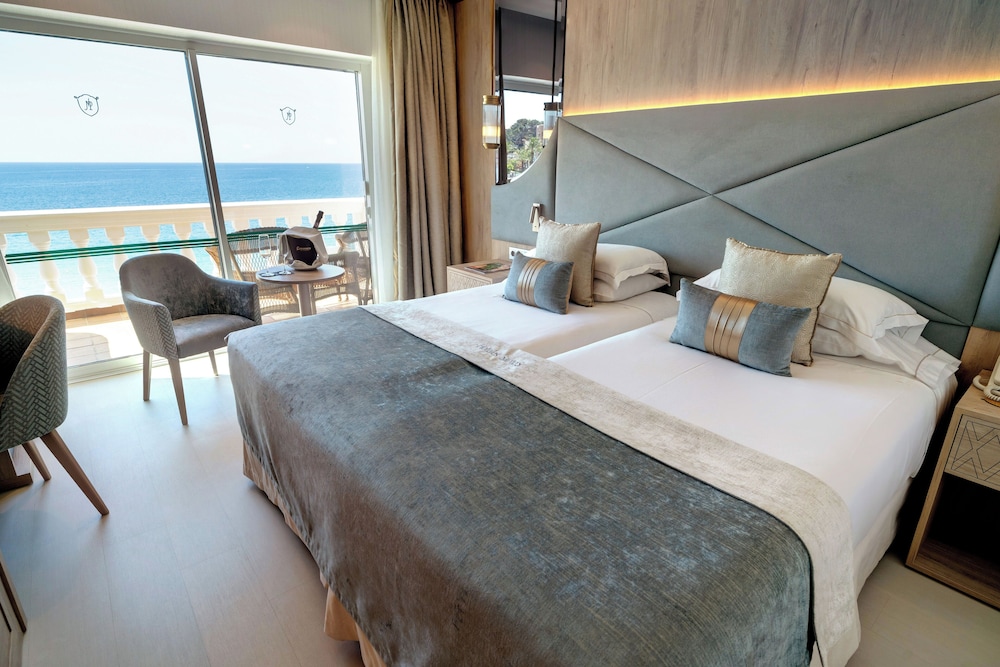 Premium Double Room Single Use, Sea View - Photo 10
