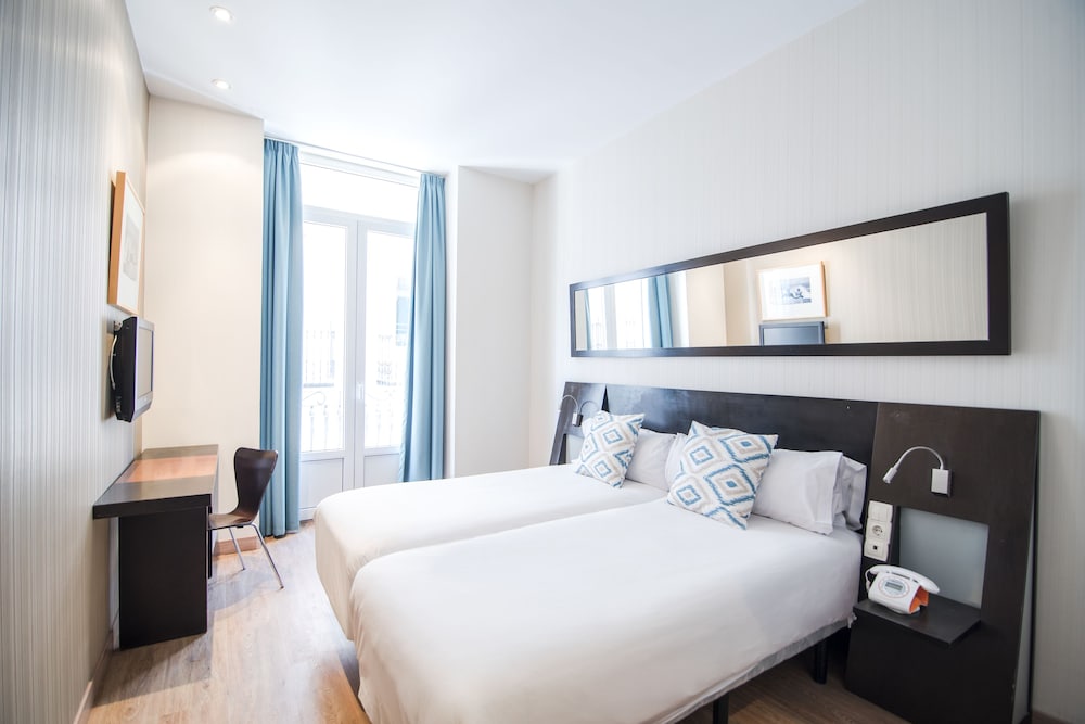 Standard Double Room - Photo 1