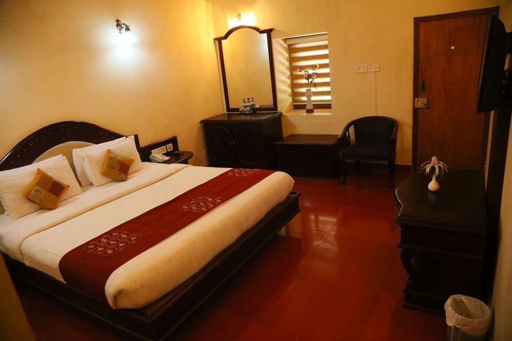 Ginger Exotica Room with Fan (fan indicates no AC)