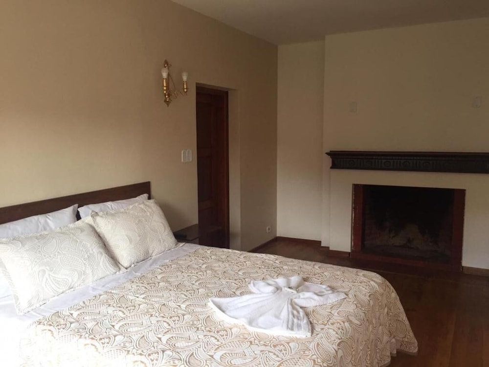 Classic Studio Suite, Fireplace