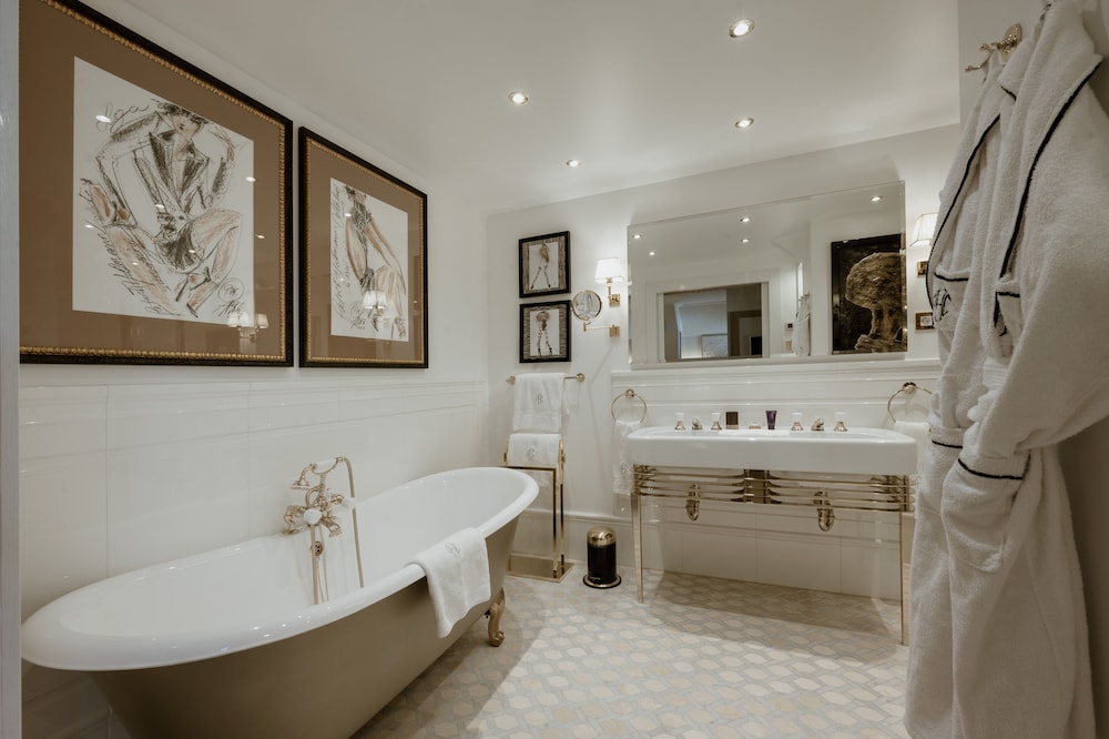 Premium Suite (designed by PATRICK HELLMANN) Premium Suite (designed by PATRICK HELLMANN)