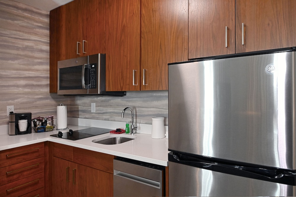 Deluxe Suite, 1 Bedroom, Kitchen - Photo 4