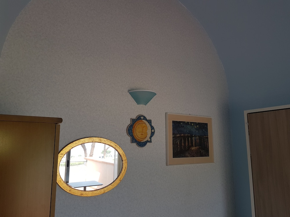 Standard Double or Twin Room - Photo 6
