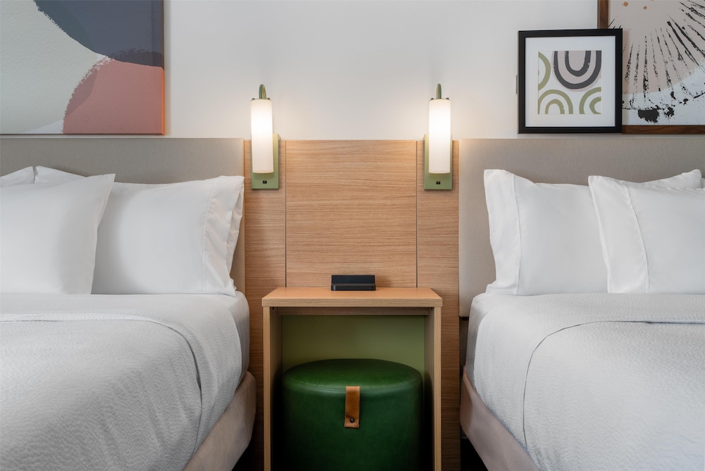 Room, 2 Queen Beds - Photo 1