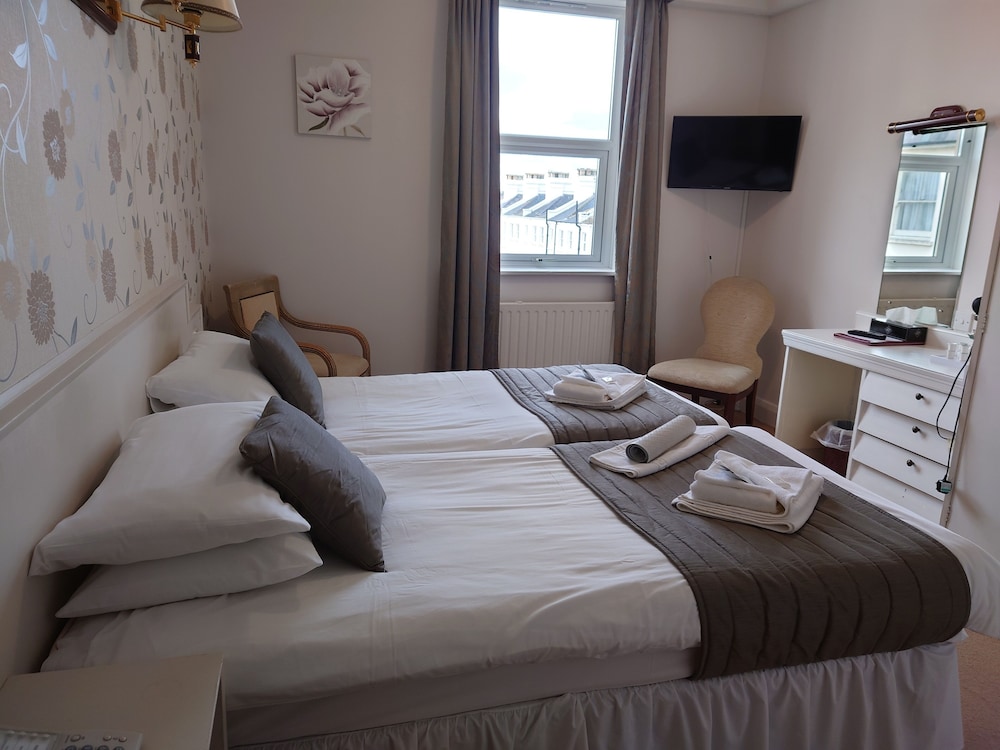 Twin Room (Inland Room)
