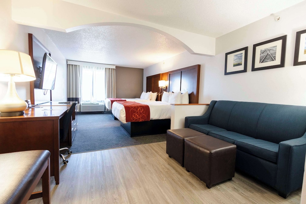 Suite, 2 Double Beds, Non Smoking - Photo 4