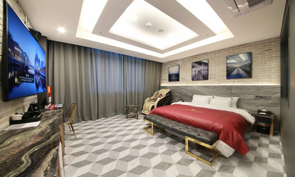 Deluxe Double Room - Photo 12