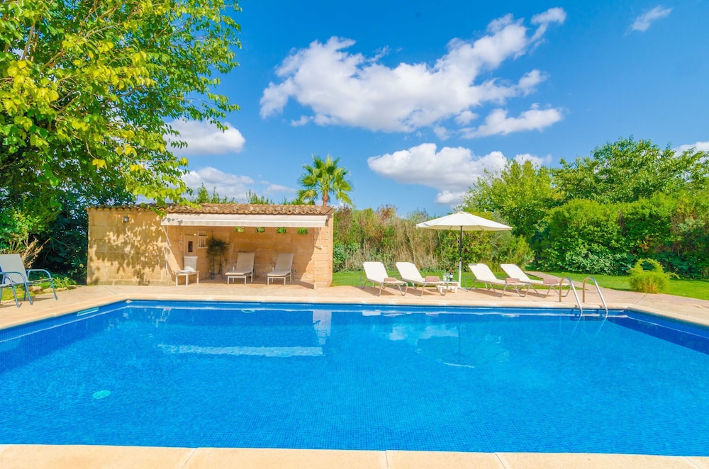 Villa photo 3