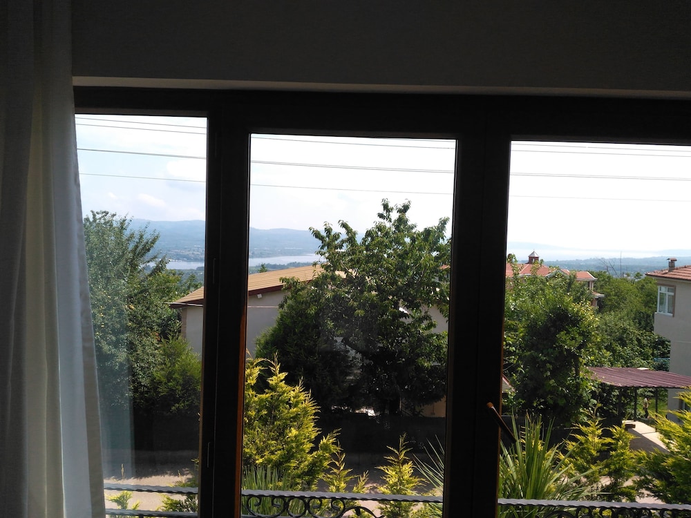 Deluxe Apartment, 2 Bedrooms, Lake View (Mimoza) photo 3