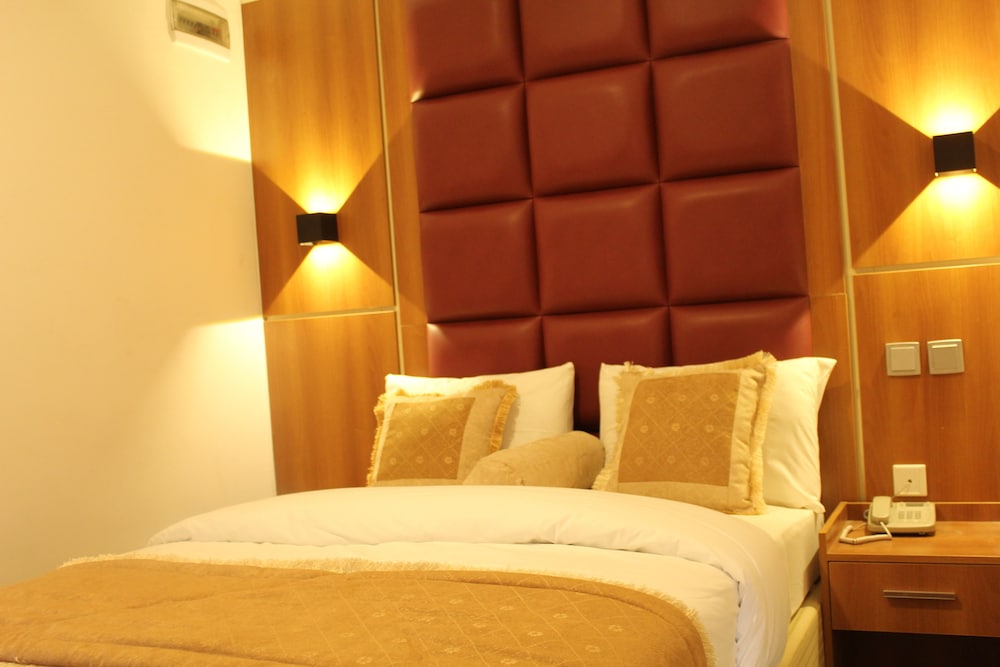 Room (Alcove) photo 2