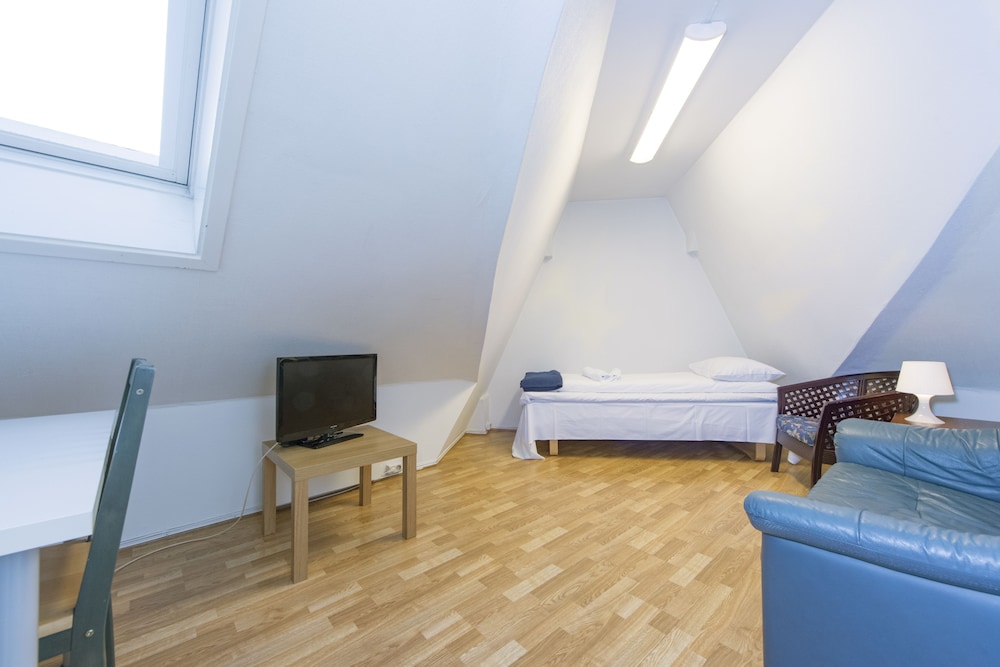 Economy Twin Room, Shared Bathroom photo 1