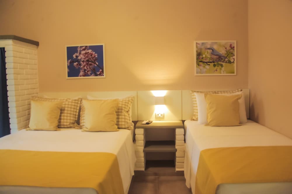 Classic Triple Room - Photo 2