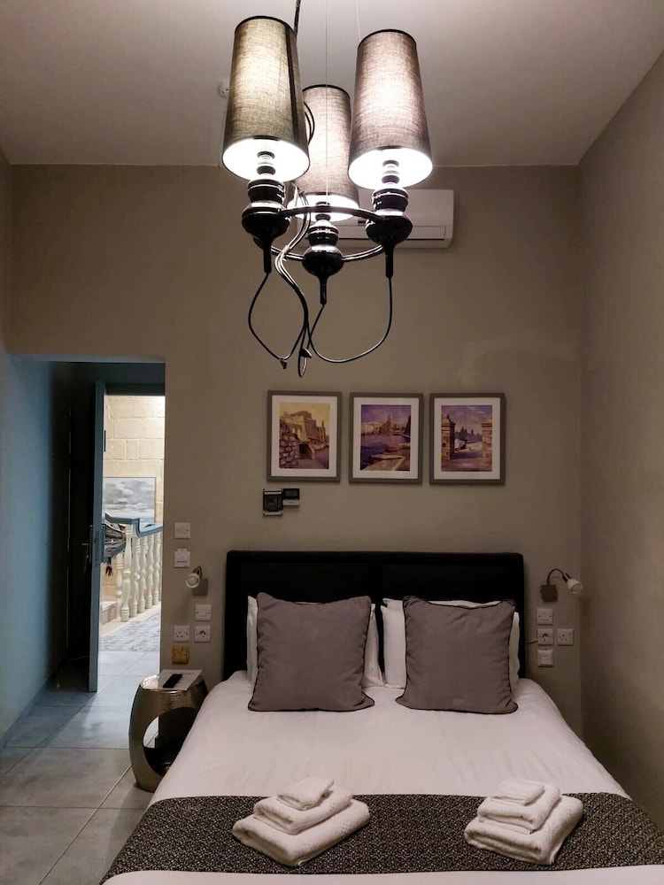 Double Room (Mdina) photo 1