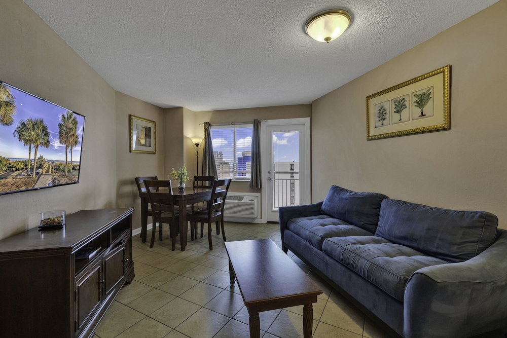Comfort Condo, 1 Bedroom, Balcony, Beach View