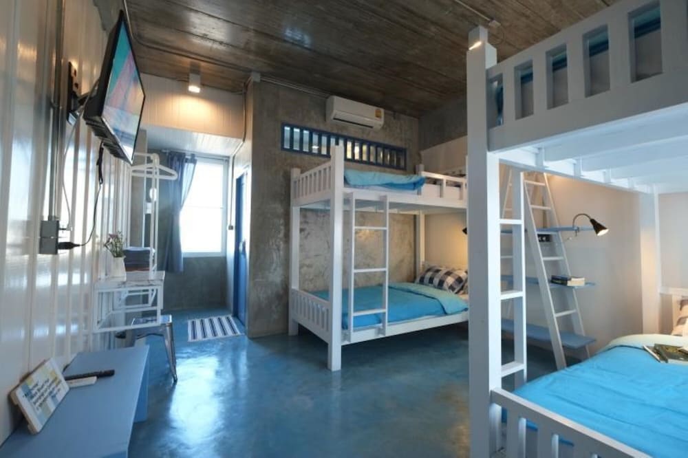 Family Quadruple Room (Air-Condition) photo 1