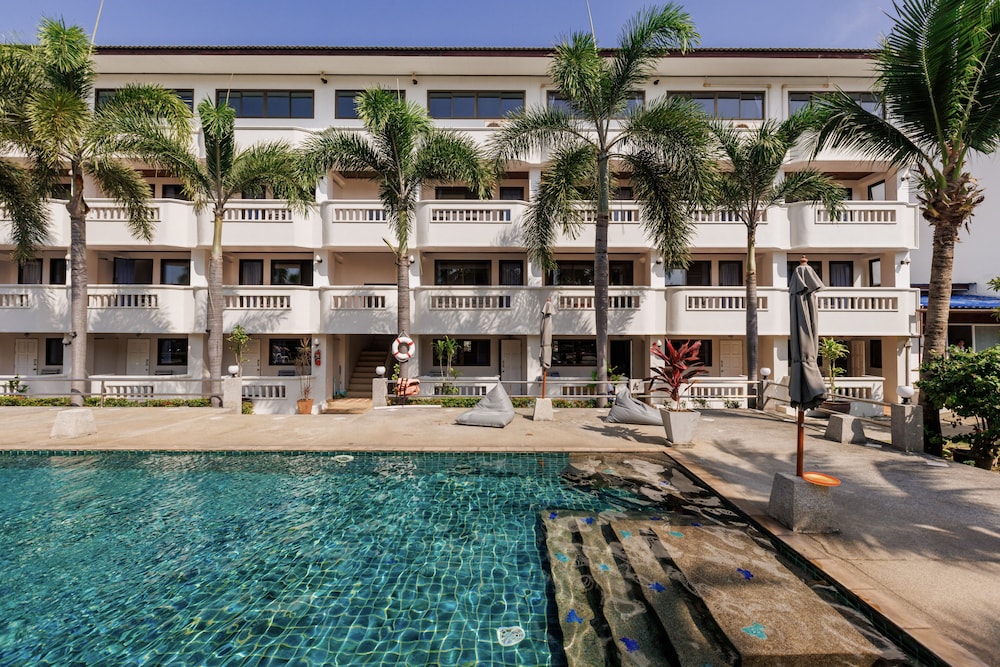 Deluxe Double or Twin Room, Pool View - Photo 2