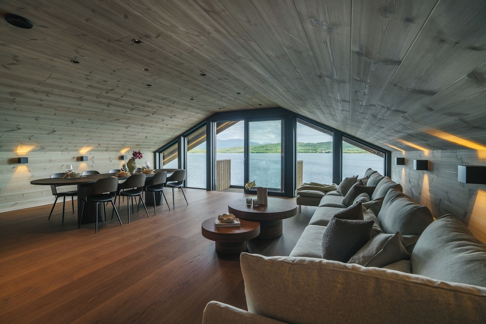 Eagle Suite