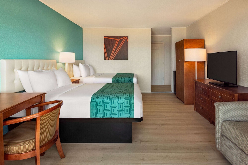 Room, 2 Double Beds, Non Smoking (Efficiency, Partial Ocean View) - Photo 1