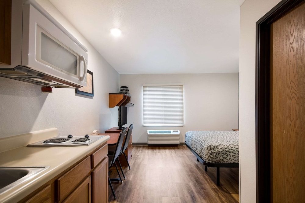 Room, 1 Queen Bed, Accessible, Non Smoking photo 3