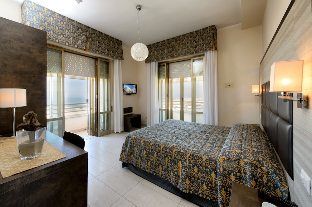 Double or Twin Room, Sea View photo 1