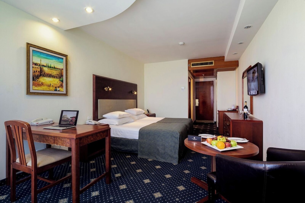 Deluxe Twin Room - Photo 1