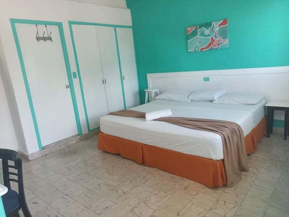 Basic Double Room, 1 King Bed, Partial Sea View