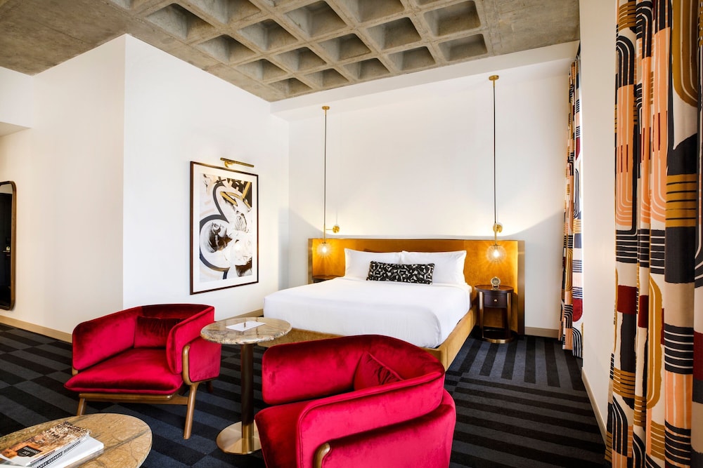 Junior Suite, 1 Bedroom, City View photo 3
