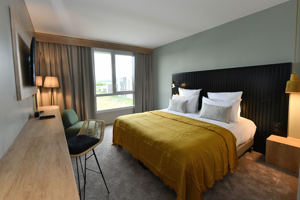 Standard Room, 1 King Bed - Photo 9