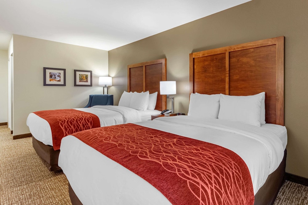Standard Room, 2 Queen Beds, Non Smoking - Photo 1
