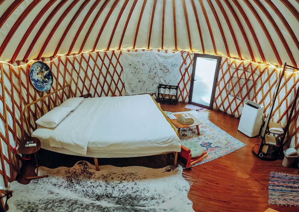 Yurt 5 photo 1