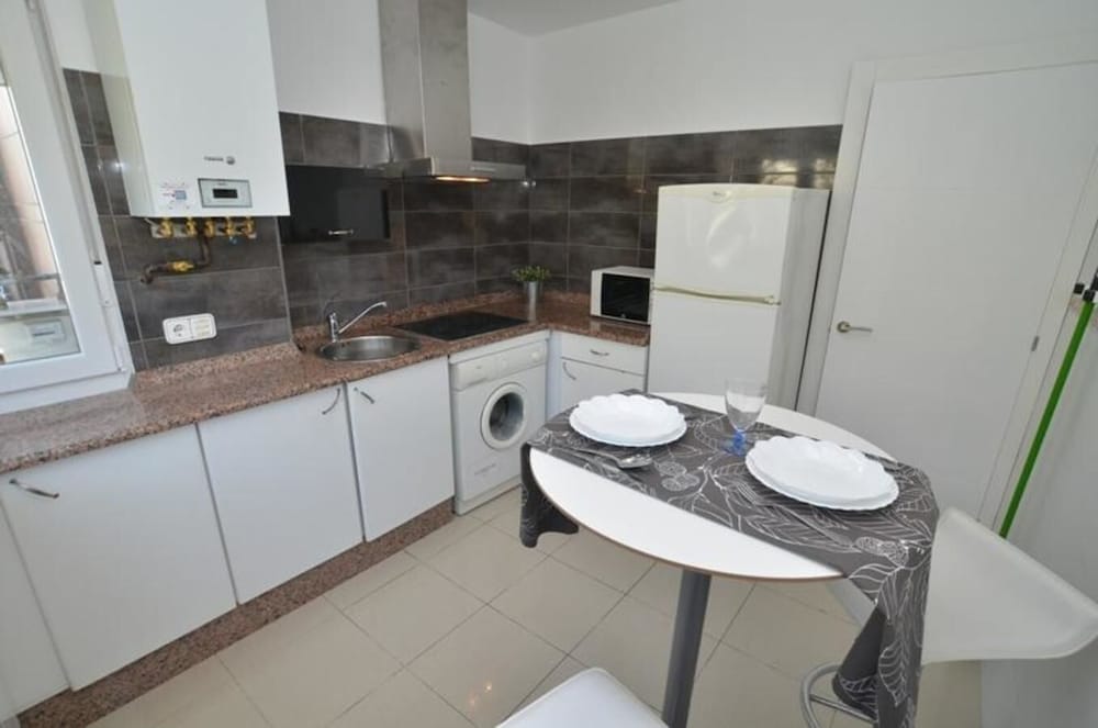 Family Apartment, 2 Bedrooms, Sea View photo 2