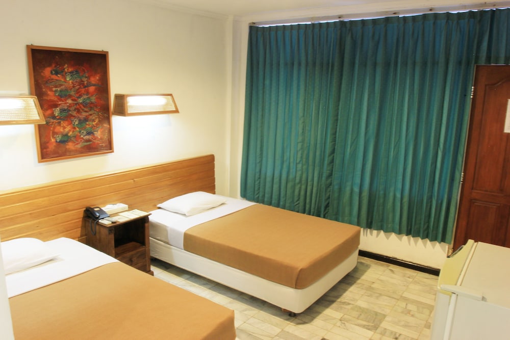 Deluxe Twin Room, 1 Bedroom, Pool View photo 1