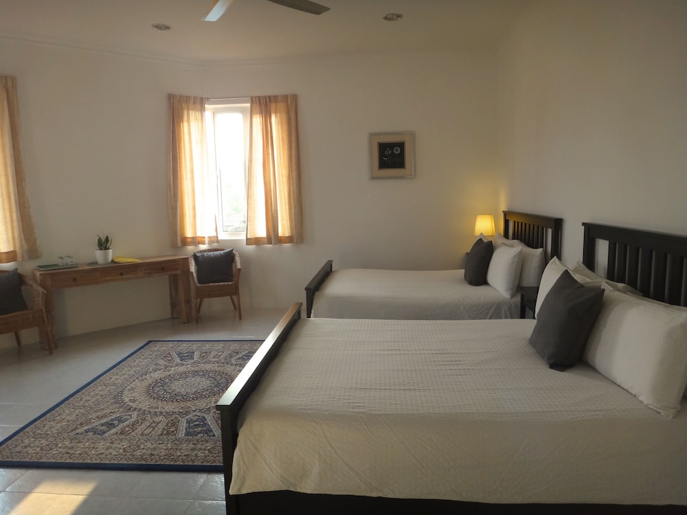 Family Room, Multiple Beds photo 2