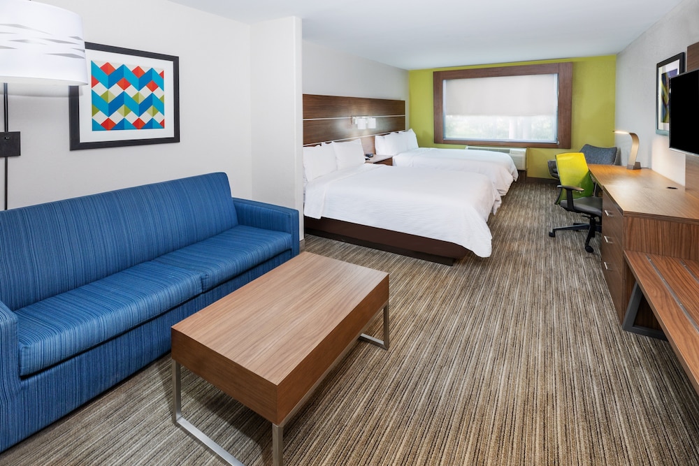 Suite, Multiple Beds - Photo 3