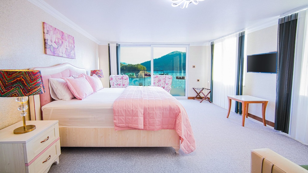 Deluxe Double Room - Photo 7
