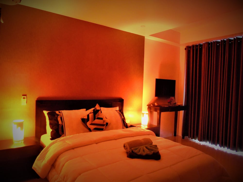 Superior Double Room, 1 Queen Bed, Pool Access, Poolside photo 1