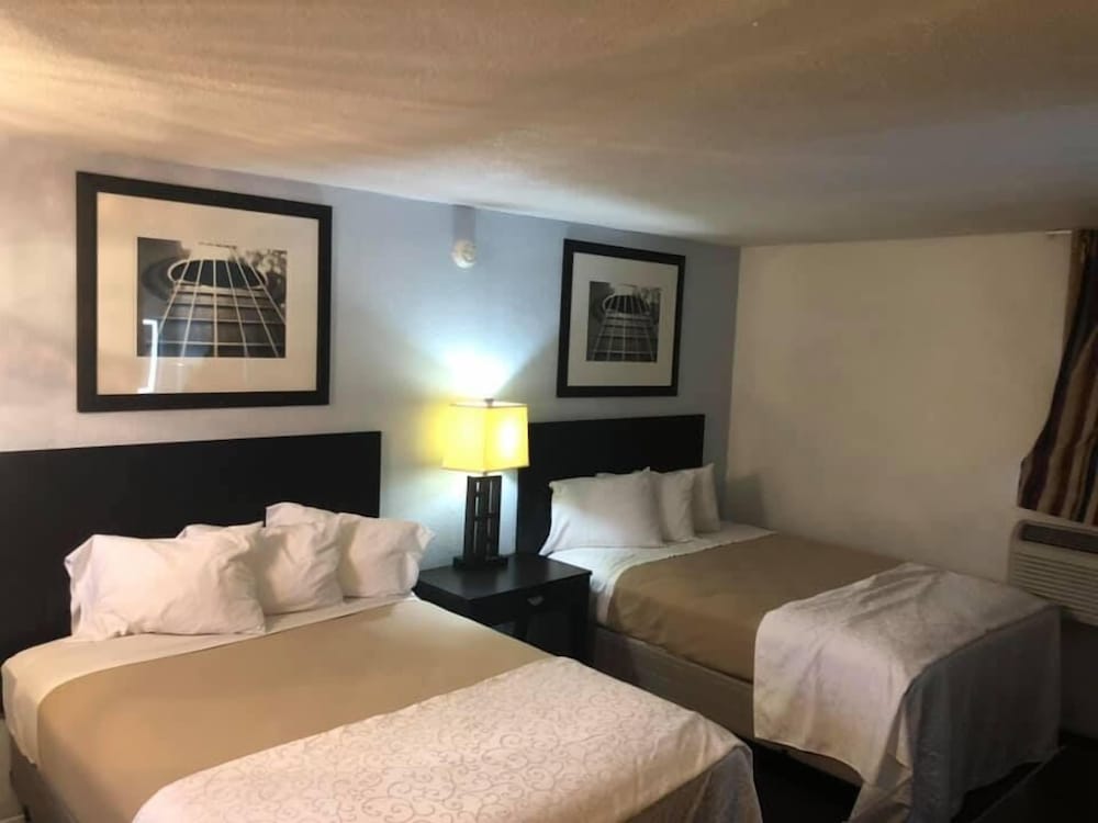 Double Queen Room photo 1