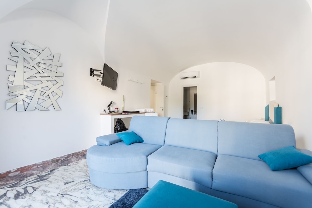 Deluxe Quadruple Room, Balcony