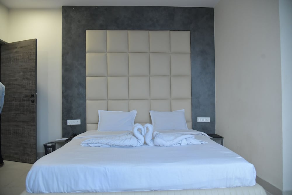 Executive Double Room, City View