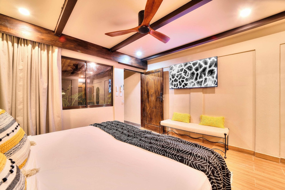 Deluxe Double Room, Garden View