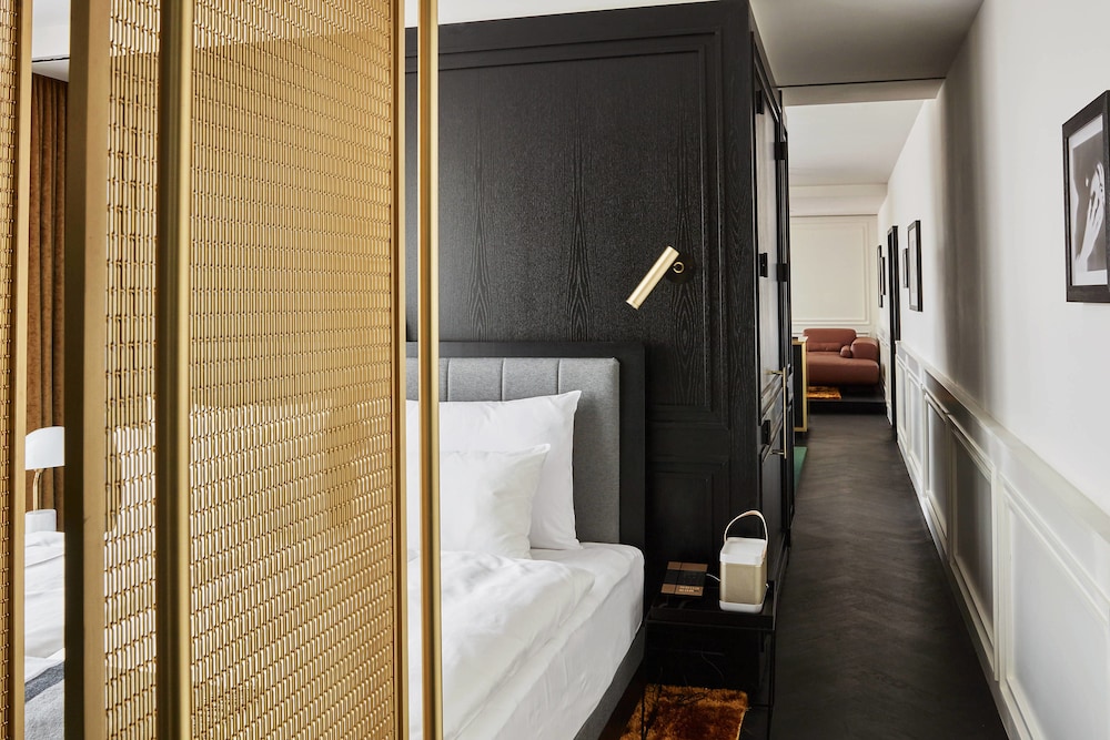 Grand Suite, 1 King Bed, Balcony Grand Suite, 1 King Bed, Balcony
