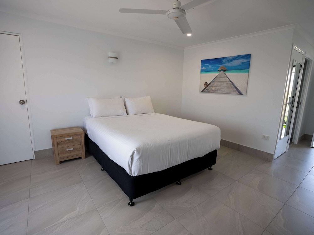 Executive Suite, Multiple Beds, Non Smoking, Balcony (Larger Room)