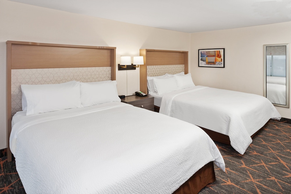 Standard Room, 2 Queen Beds - Photo 1