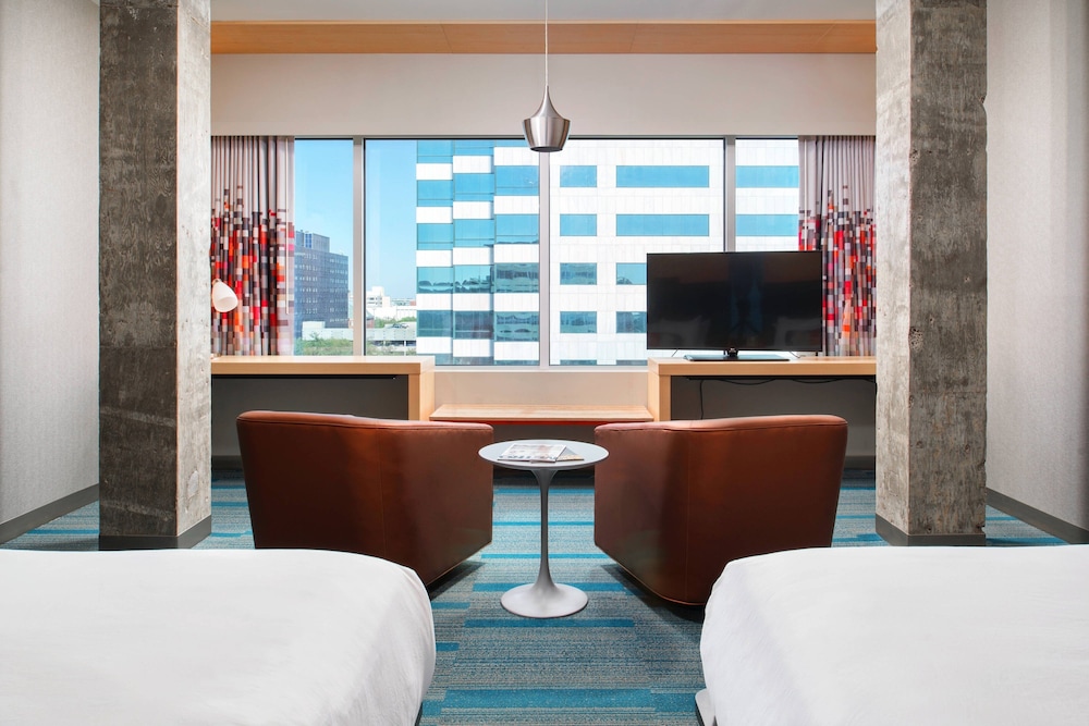 Suite, 2 Queen Beds, City View (Mobility Accessible, Tub) photo 2