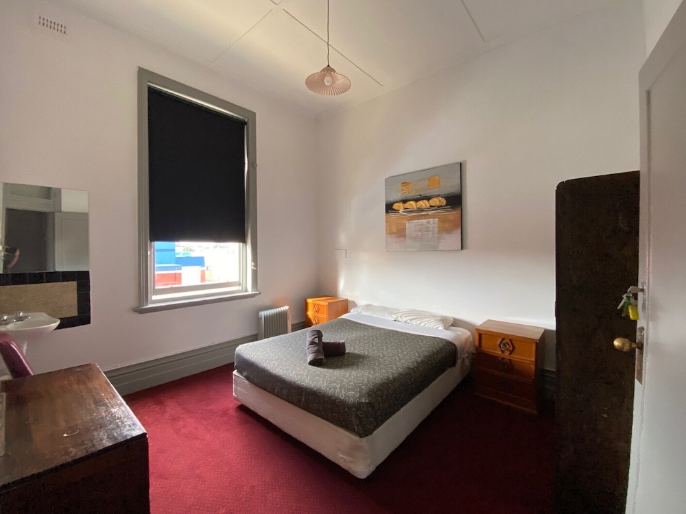 Room 11 - Double Room, Shared Bathroom
