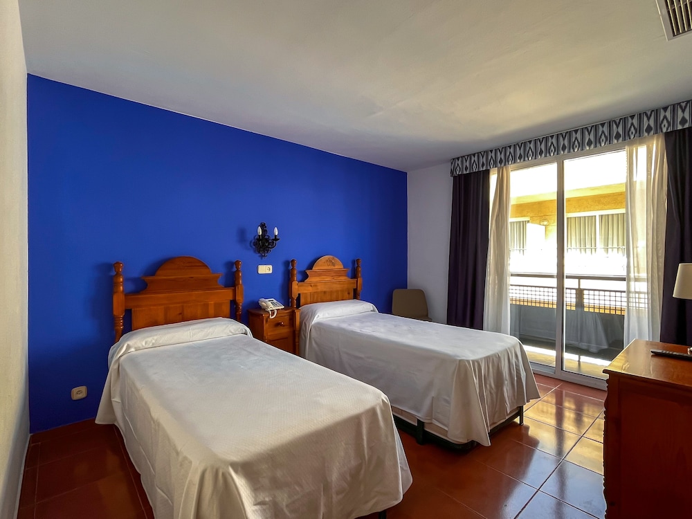 Standard Double Room, Balcony - Photo 1