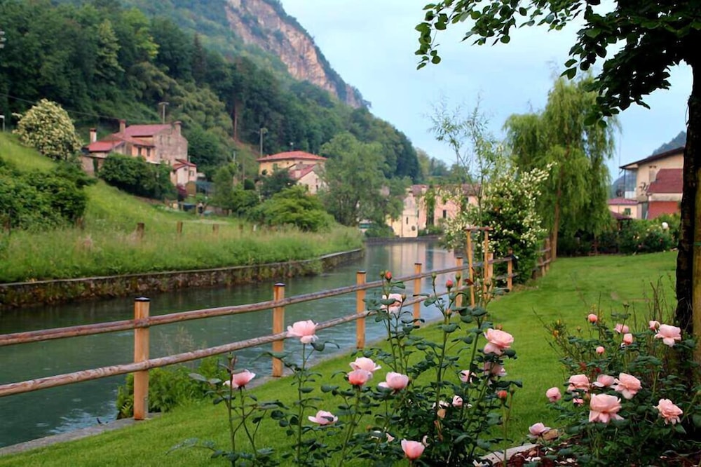 Superior Double Room, River View (Meschio) photo 2