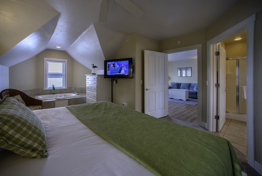 Premium Condo, 1 King Bed with Sofa bed, Fireplace photo 1