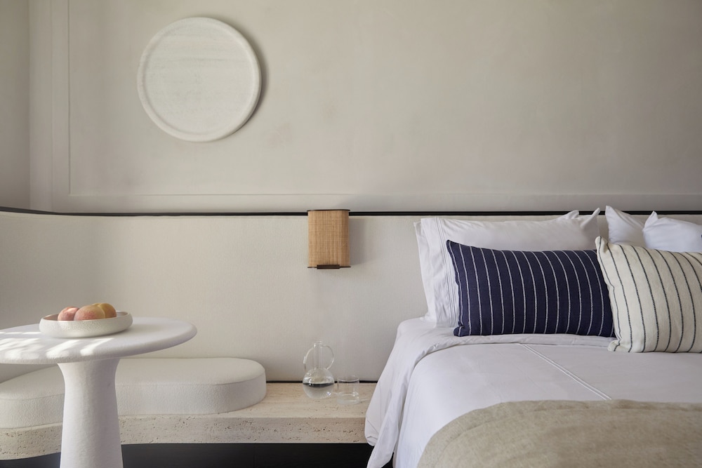 Suite (Nest, Outdoor Hot Tub)