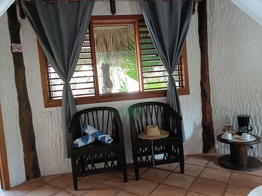 Bungalow, 2 Double Beds, Pool View - Photo 3